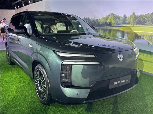 Denza представил 6-местный кроссовер N8L