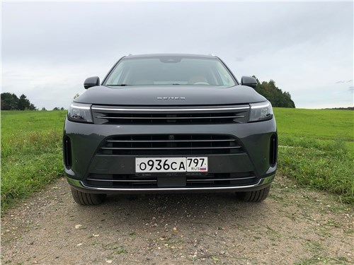 Aito Seres M7 (2023) вид спереди