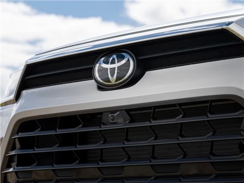 Toyota научит свои автомобили снимать то, на что смотрит водитель