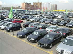 Продажи автомобилей в России в феврале выросли по сравнению с январем