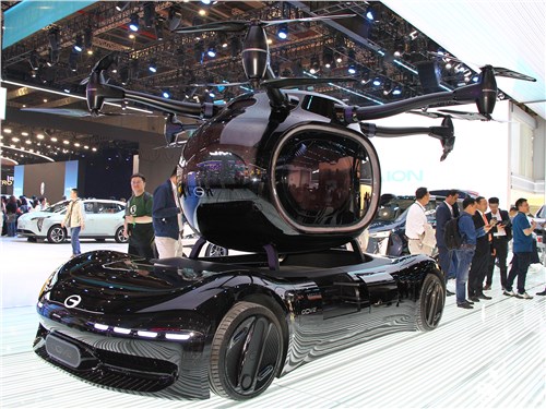 GOVE AirCar — одноместный дрон с 12 винтами, который отделяется от наземной колесной платформы 