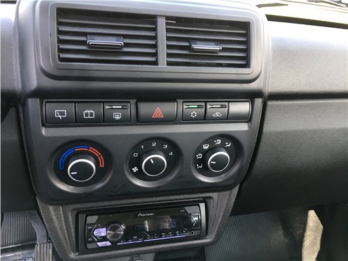 Lada 4x4 2019 центральная консоль