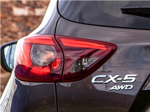 Mazda CX-5 2015 задний фонарь