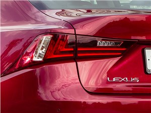 Lexus IS 2014 задний фонарь