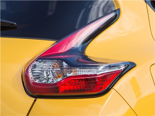 Nissan Juke 2017 задний фонарь