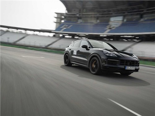 Porsche готовится представить очень мощный Cayenne