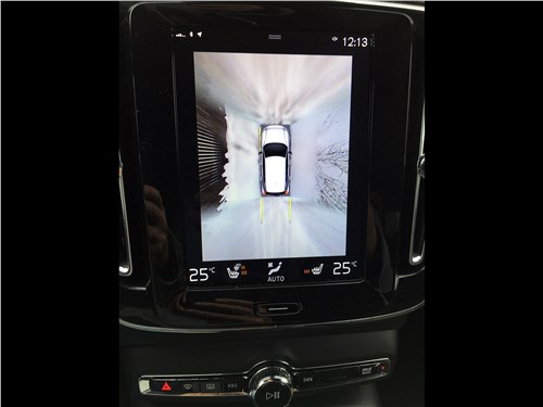 Volvo XC40 (2018) монитор