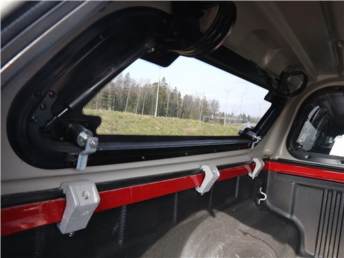 Toyota Hilux (2021) багажное отделение
