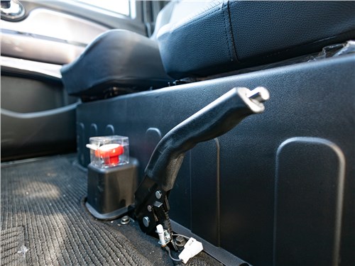 Предпросмотр eonyx profi (2026) стояночный тормоз