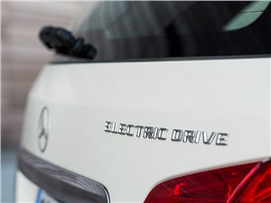 Предпросмотр mercedes-benz b-class electric drive 2014 фрагмент задней части кузова