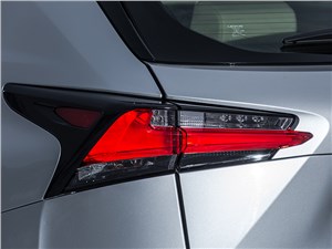 Lexus NX 300h AWD 2015 задний фонарь