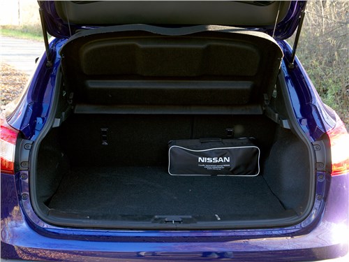 Nissan Qashqai 2014 багажное отделение