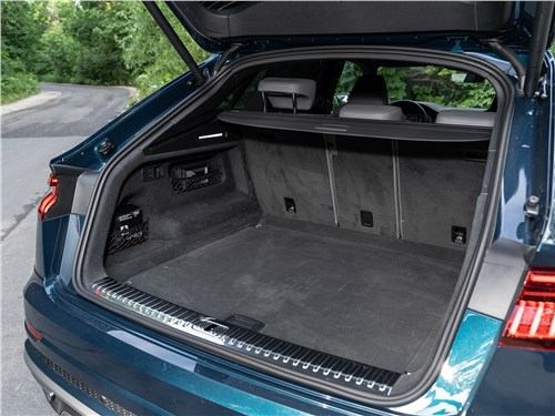 Audi Q8 2019 багажное отделение