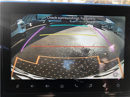 Предпросмотр suzuki jimny nomad (2024) монитор