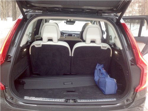 Volvo XC90 2015 багажное отделение