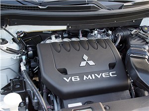 Mitsubishi Outlander 2013 двигатель