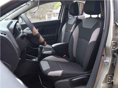 Lada XRay 2015 передние кресла