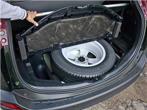 Toyota RAV4 2013 багажное отделение