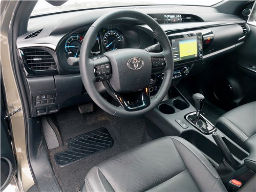 Toyota Hilux (2021) салон