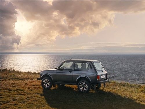 LADA Niva Legend (2026) вид сзади