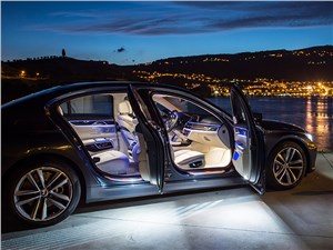 BMW 7-Series 2016 салон