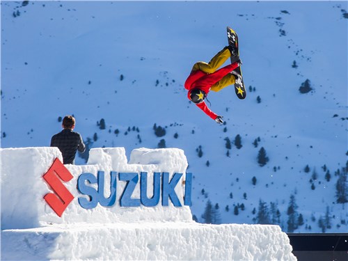 Suzuki Nine Royals – «слёт» лучших мировых райдеров, лыжников и сноубордистов, съехавшихся в Южный Тироль, чтобы выяснить, кто достоин стать рыцарями и королевами фристайла