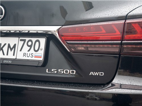 Lexus LS 500 (2021) шильдик