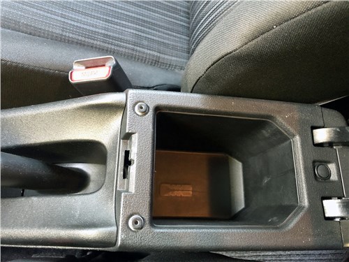 Предпросмотр suzuki baleno (2022) бокс подлокотника