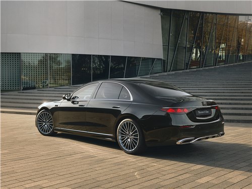 Mercedes-Benz S-Class (2026) вид сзади