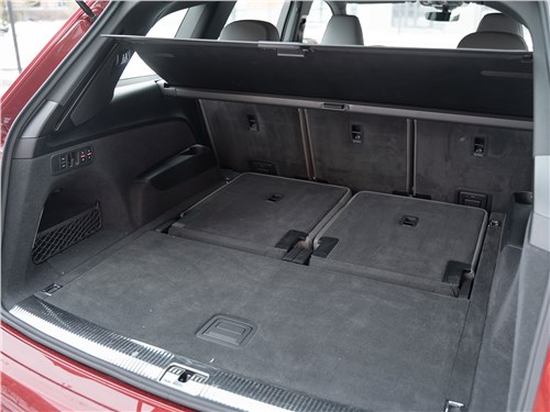 Audi Q7 (2020) багажное отделение