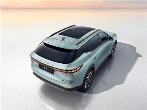 Omoda C7 (2024) вид сзади сверху