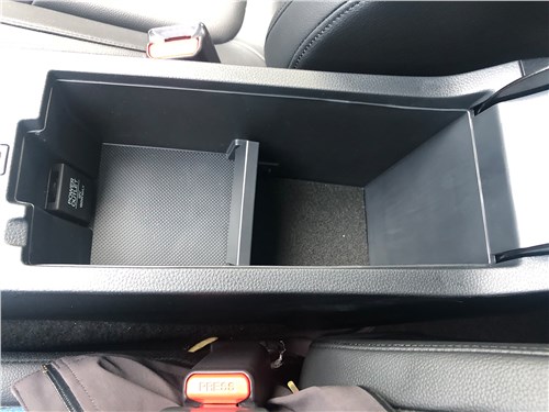 Предпросмотр honda crider (2018) бокс в подлокотнике