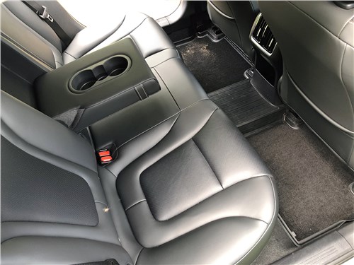 FAW Bestune B70 (2025) задний диван