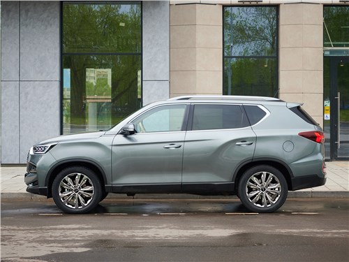 KGM Rexton (2025) вид сбоку
