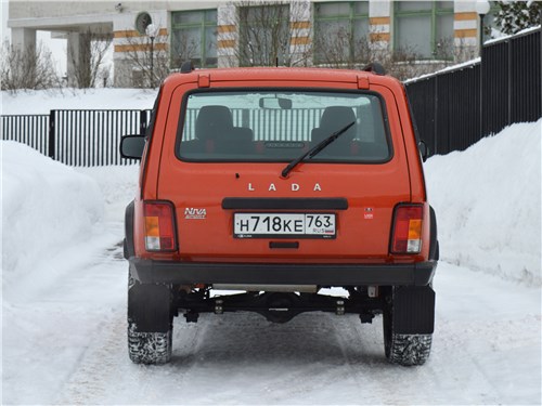 Предпросмотр lada niva sport (2025) вид сзади