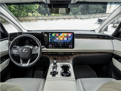 Lexus LM | салон
