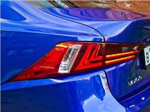 Lexus IS FS 2013 задний фонарь