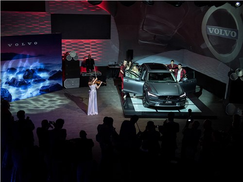 презентация Volvo V90 Cross Country 2017 в Москве 