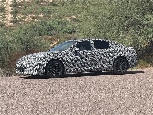 Lexus начал тесты нового поколения седана ES