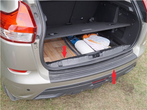 Lada XRay 2015 багажное отделение