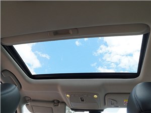 Infiniti Q50S Hybrid 2013 панорамная крыша