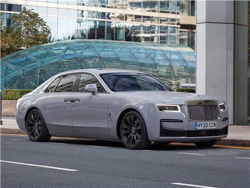 Выше некуда Ghost - Rolls-Royce Ghost (2021) вид спереди
