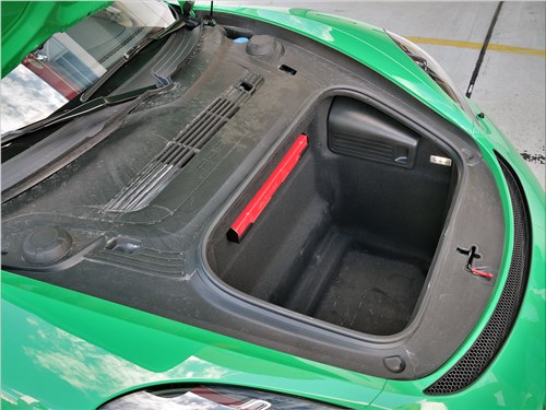 Porsche Cayman GT4 (2020) передний багажник