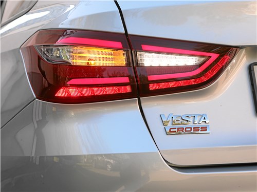 Lada Vesta SW Cross (2023) задний фонарь