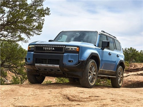 Toyota вновь продается в России: Land Cruiser, Camry и другие модели доступны официально