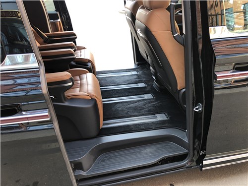 Предпросмотр hongqi hq9 (2025) второй ряд