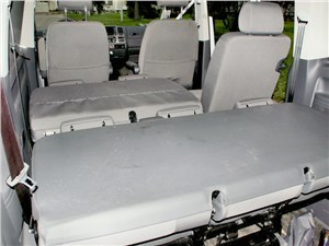 Предпросмотр volkswagen caravelle «диван» третьего ряда