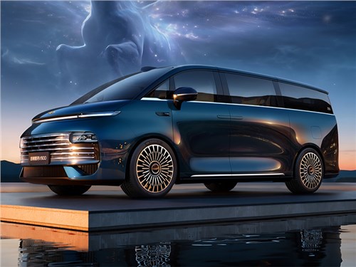 Geely открыла предзаказы на гибридный минивэн Galaxy V900 с запасом хода 1200 километров