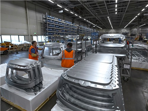 Пока на завод приходят готовые кузовные детали, но в будущем планируется наладить их штамповку