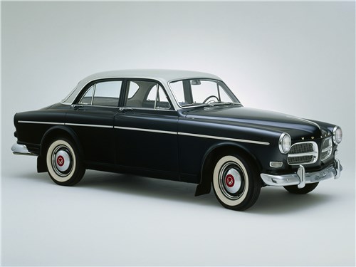 Семейство Amazon (Volvo 122), выпускавшееся с 1956 по 1970 год, включало в себя двух- и четырехдверные седаны, а также универсал 